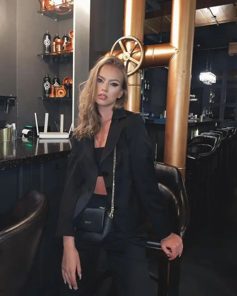 Александра, Рост: 159, Возраст: 22, Вес: 47